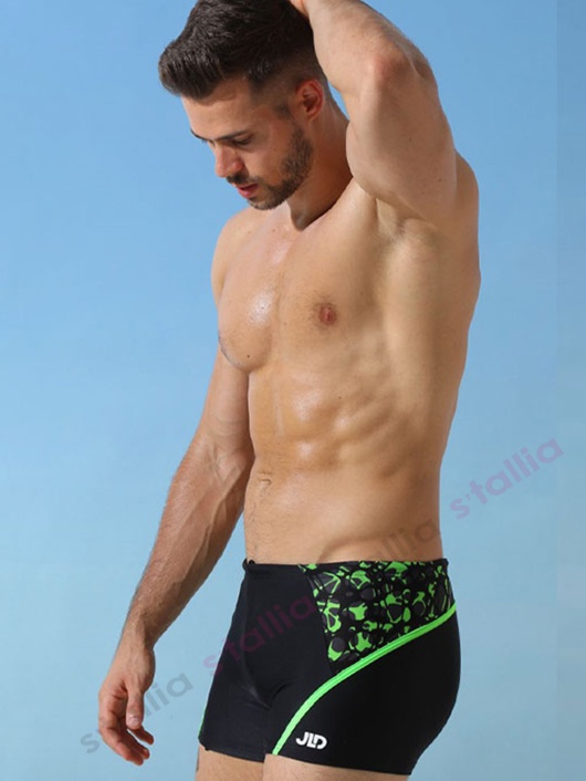 Шорты купальные B 650